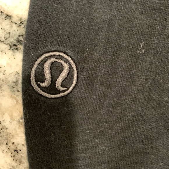 2 pc Lululemon top and pants, pants are size 4 no size label on - Picture 4 of 14
